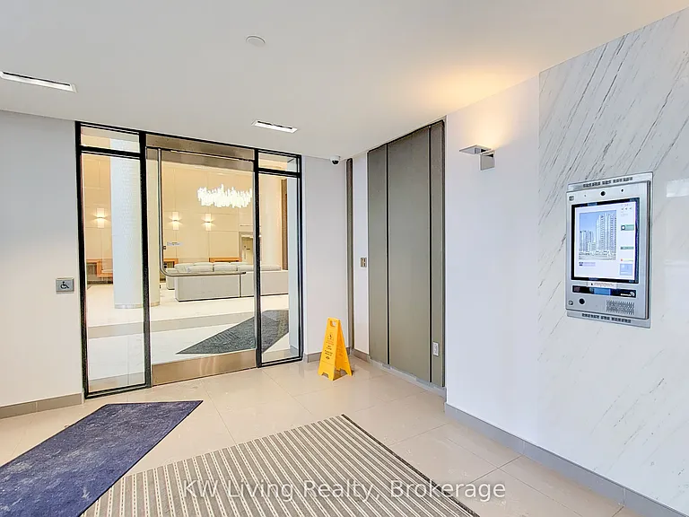 85 Oneida Cres #613 — Photo 2