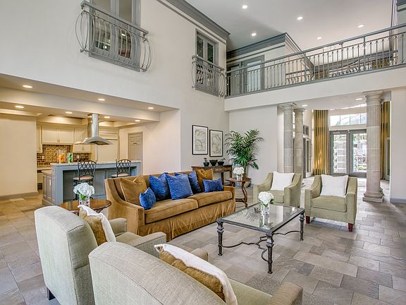 4th image of 7500 Kirby Dr #924