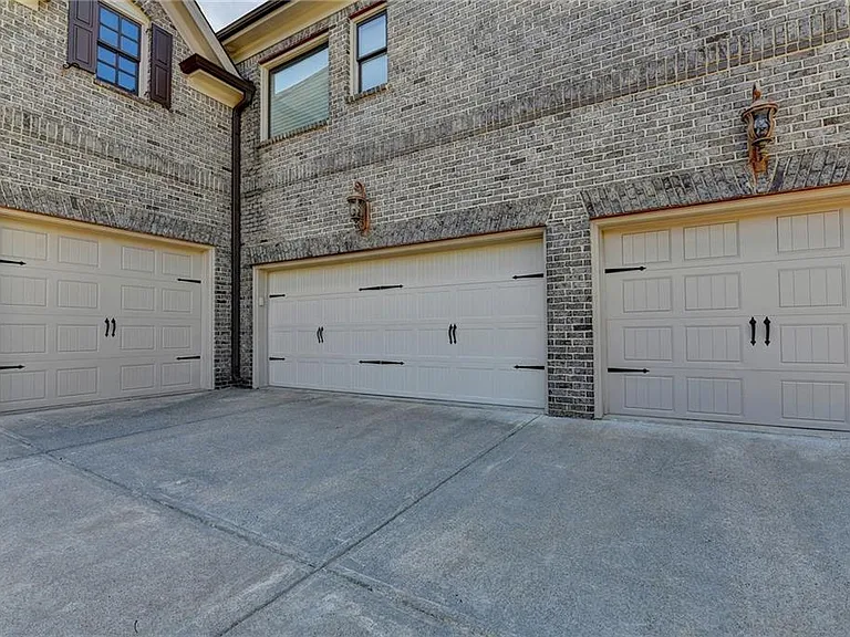 11037 Estates Cir — Photo 29