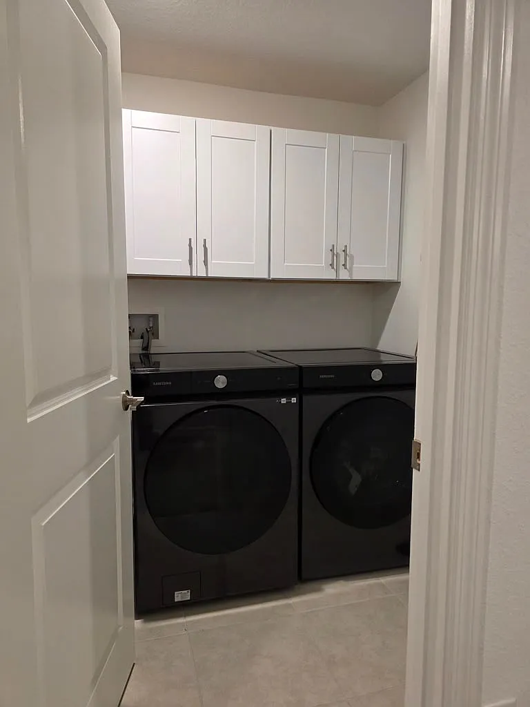 4 bed, 2.5 bath, 2582 sqft, $2,900 — Photo 1