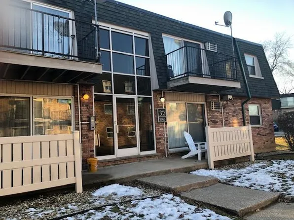 9986 S 84th Ter APT 101, Palos Hills, IL 60465