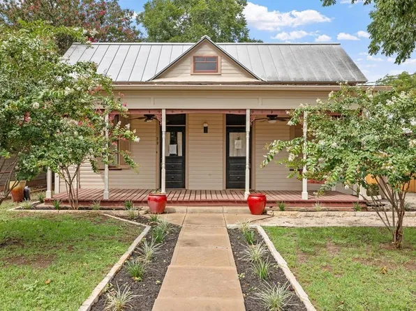 514 W Austin St, Fredericksburg, TX 78624