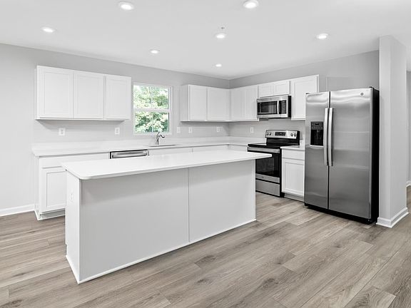 5th image of 165 Levi Ln