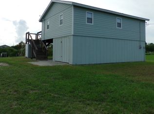 12 N T Head Dr, Seadrift, TX 77983