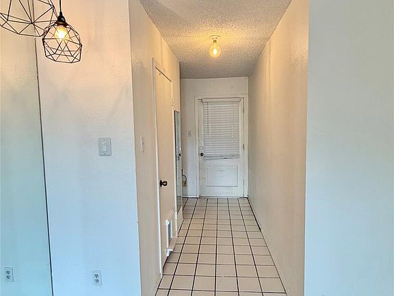3rd image of 8281 Kingsbrook Rd APT 256