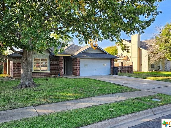3rd image of 2405 Dickens Dr