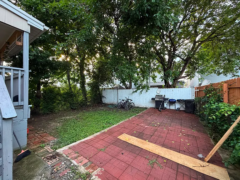 521 Burnham Rd — Photo 17
