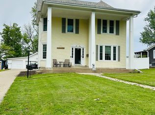 812 E Washington St, Pittsfield, IL 62363