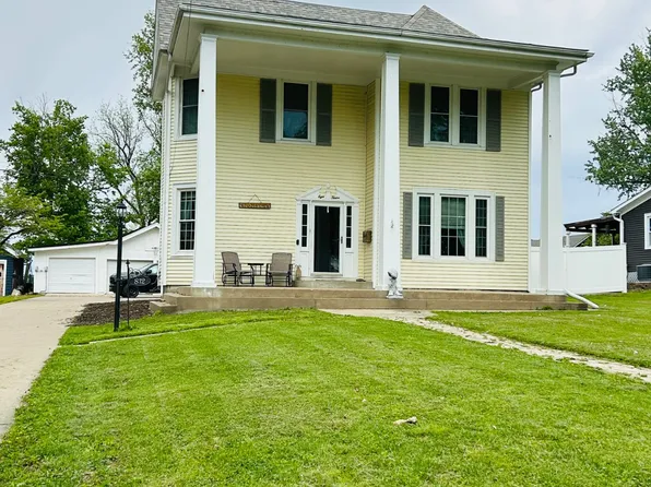 812 E Washington St, Pittsfield, IL 62363