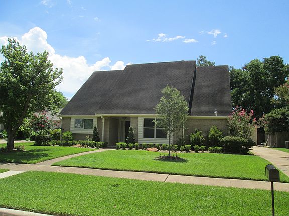 2nd image of 2718 Arrowhead Dr