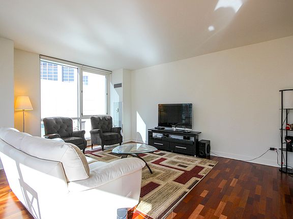 3rd image of 505 N McClurg Ct APT 705