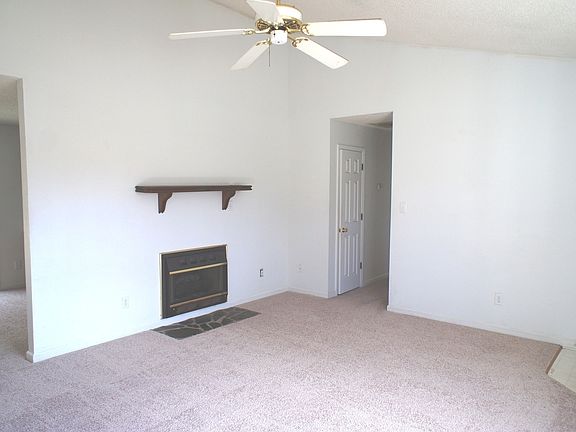 3rd image of 108 Horse Shoe Bnd