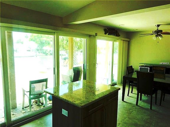 5th image of 407 S Bayshore Dr