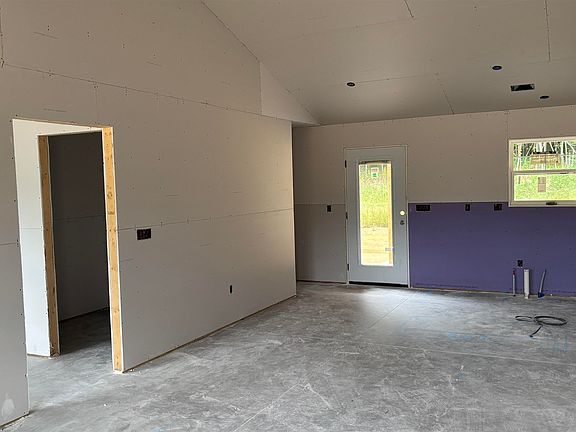 5th image of 905 10th St
