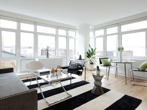 175 Kent Avenue image 8 of 39