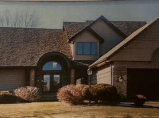 5214 Heatherstone Ct, Bettendorf, IA 52722