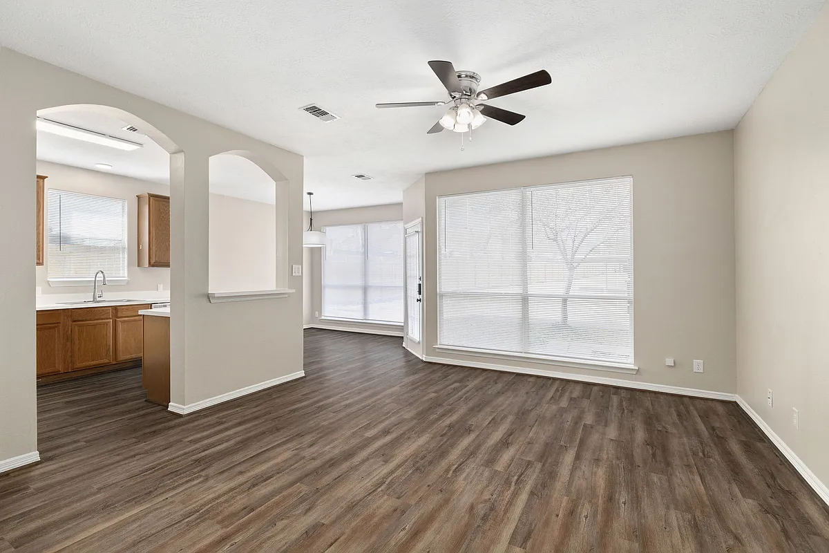 Building Photo - 343 Stone Hill Dr #1