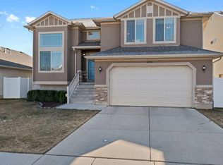 296 N Greenwich Dr, North Salt Lake, UT 84054