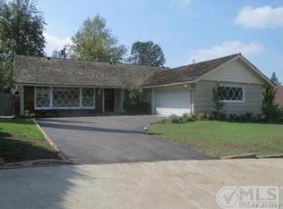 16394 Shamhart Dr, Granada Hills, CA 91344