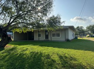 1505 Henry St, Cuero, TX 77954