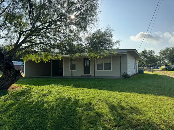 1505 Henry St, Cuero, TX 77954