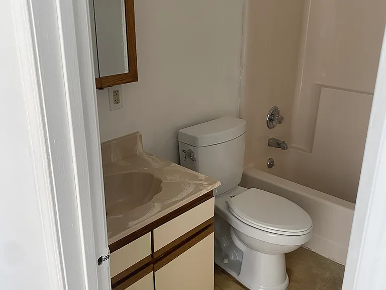 1006 E Griggs St #B — Photo 4
