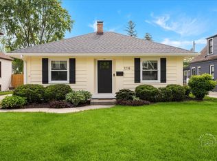 1216 N Main St, Naperville, IL 60563