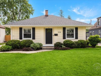 1216 N Main St, Naperville, IL, 60563