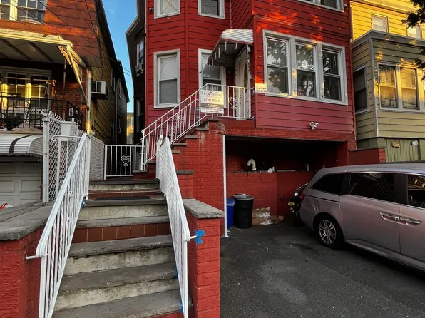 256 Liberty Avenue image 1 of 9