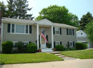 7 Sullivan St, Newport, RI 02840