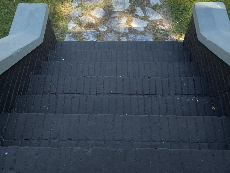 Newark Ave — Photo 3