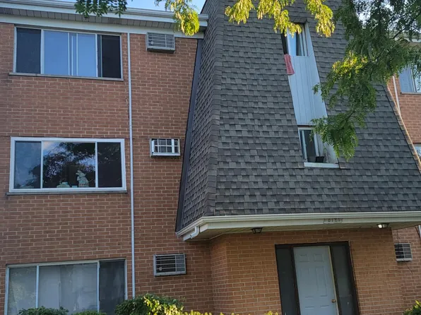 2131 Narcissus Ave APT 2W, Hanover Park, IL 60133