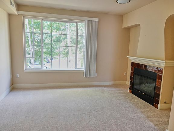 2nd image of 18268 NE 97th Way Unit 105