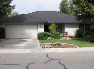 1228 W Monte Vista Ave, Visalia, CA 93277