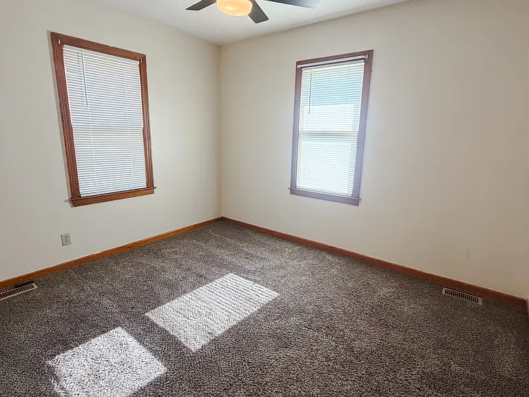 413 S Delaware Ave — Photo 6