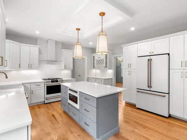 89 Central St, North Reading, MA 01864