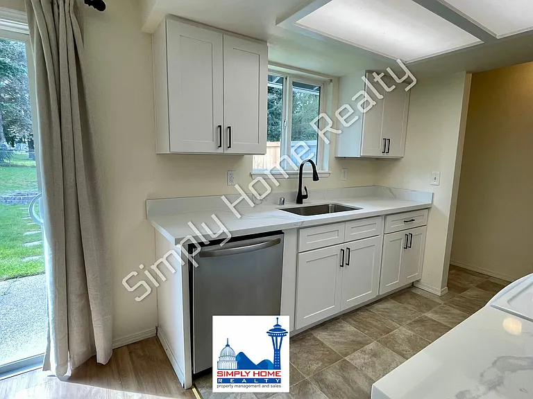 4435 Ruddell Rd SE — Photo 6