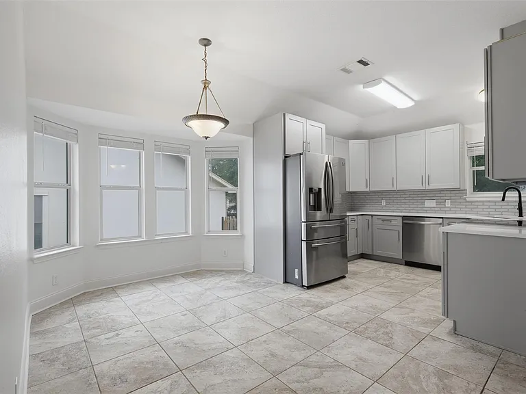 108 Songbird Ct — Photo 11