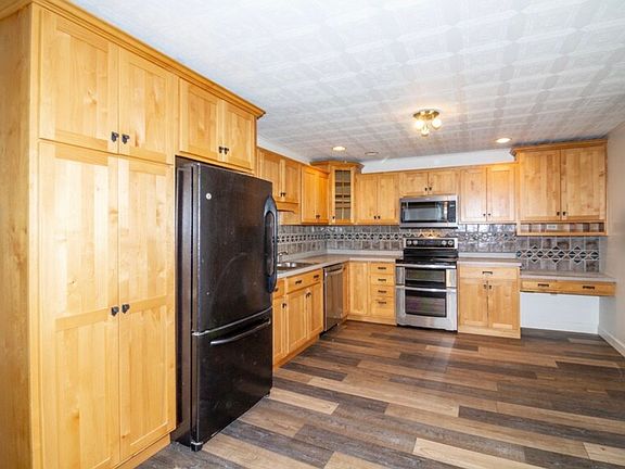 2nd image of 319 S Front St #1