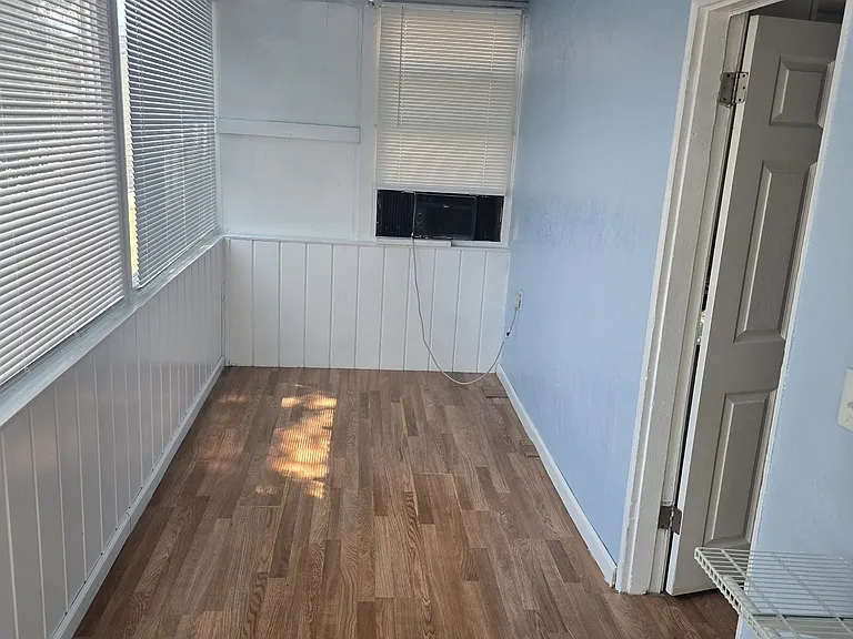 730 Maple St #8 — Photo 4