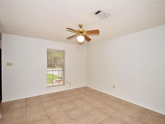 5th image of 504 S Bend Dr