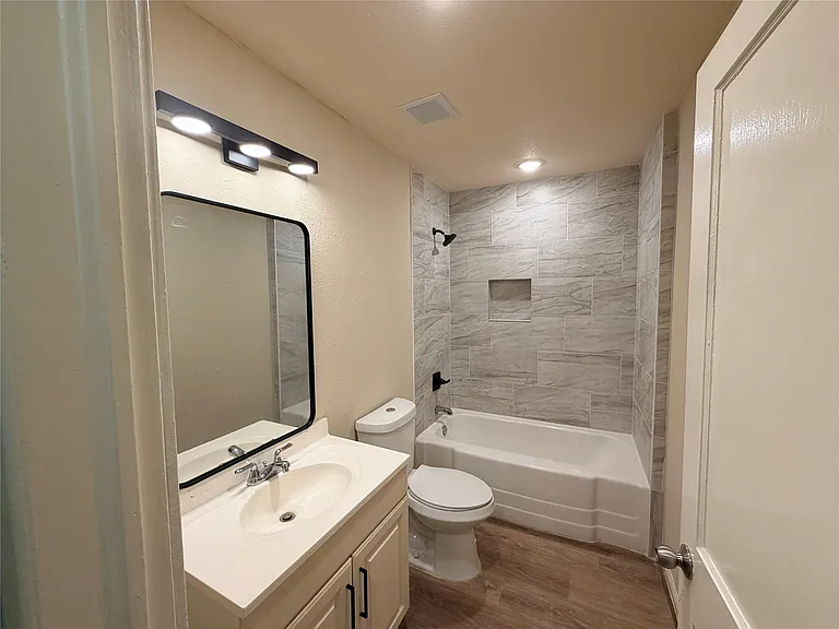 505 Sikes St — Photo 7