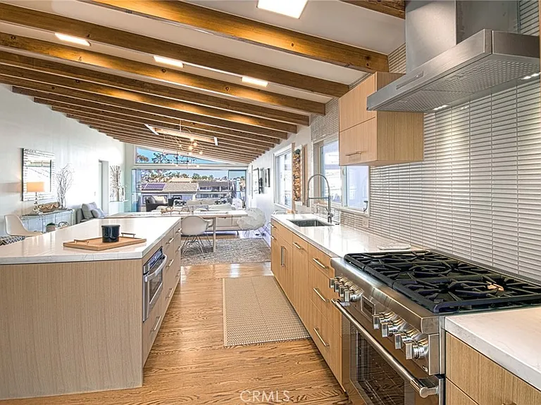 308 Poppy Ave — Photo 8