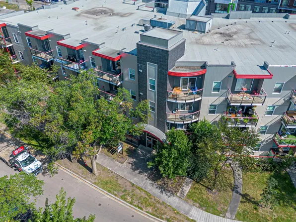 10611 117th St NW #212, Edmonton, AB T5H 0G6