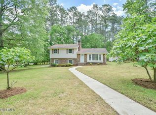 401 Thornwood Rd, Chapel Hill, NC 27517