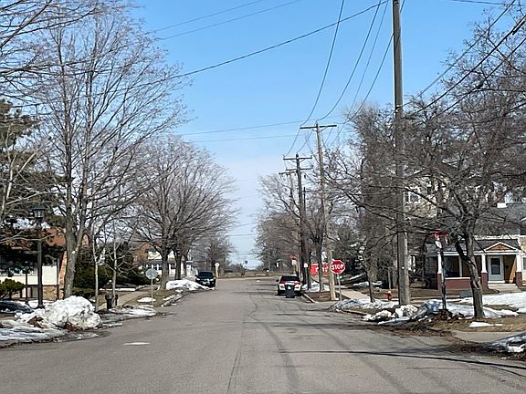 4th image of 690 Iglehart Ave
