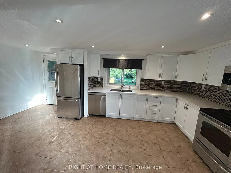 230 Cindy Ln — Photo 9
