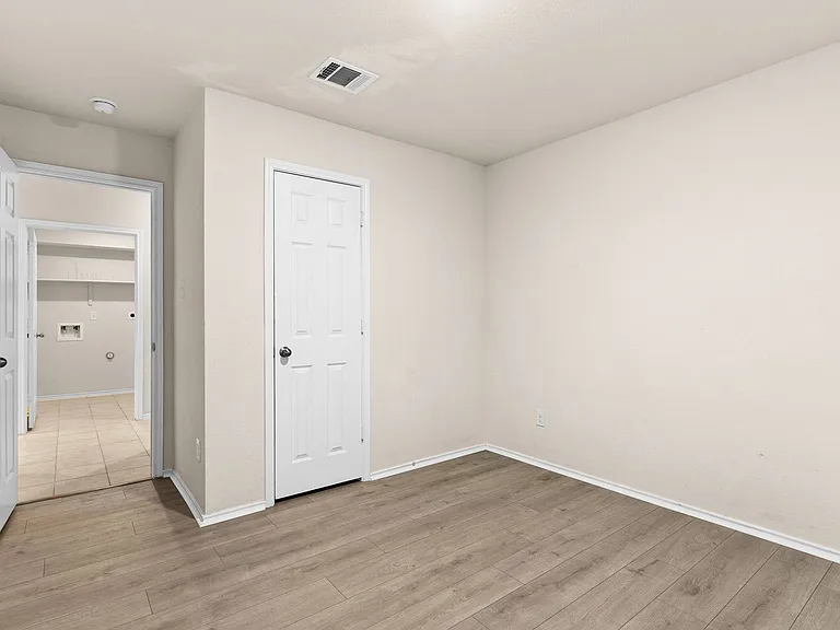 9506 Murandy Dr — Photo 11