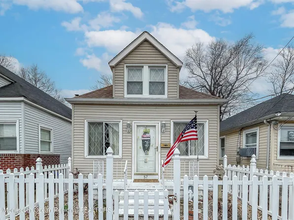 57 Pineview Avenue, Keansburg, NJ 07734