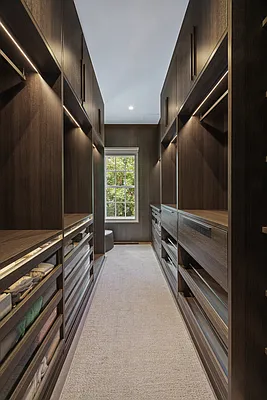 Sold by Compass | media 21